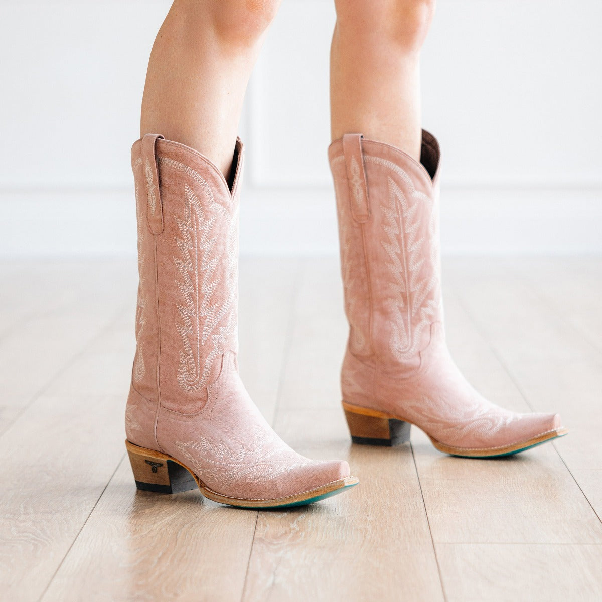 Pink cowboy boots 254A4698