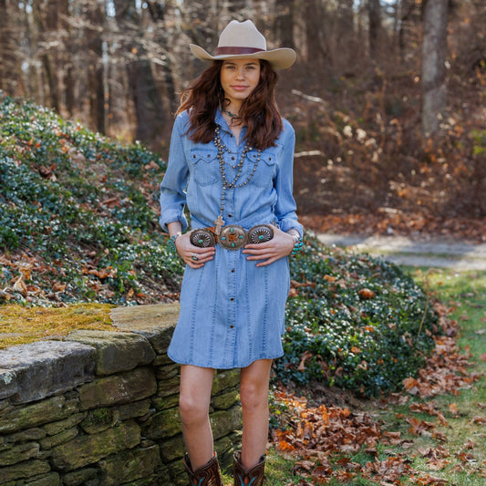 Woman in Joyce Tunic dress and cowboy hat