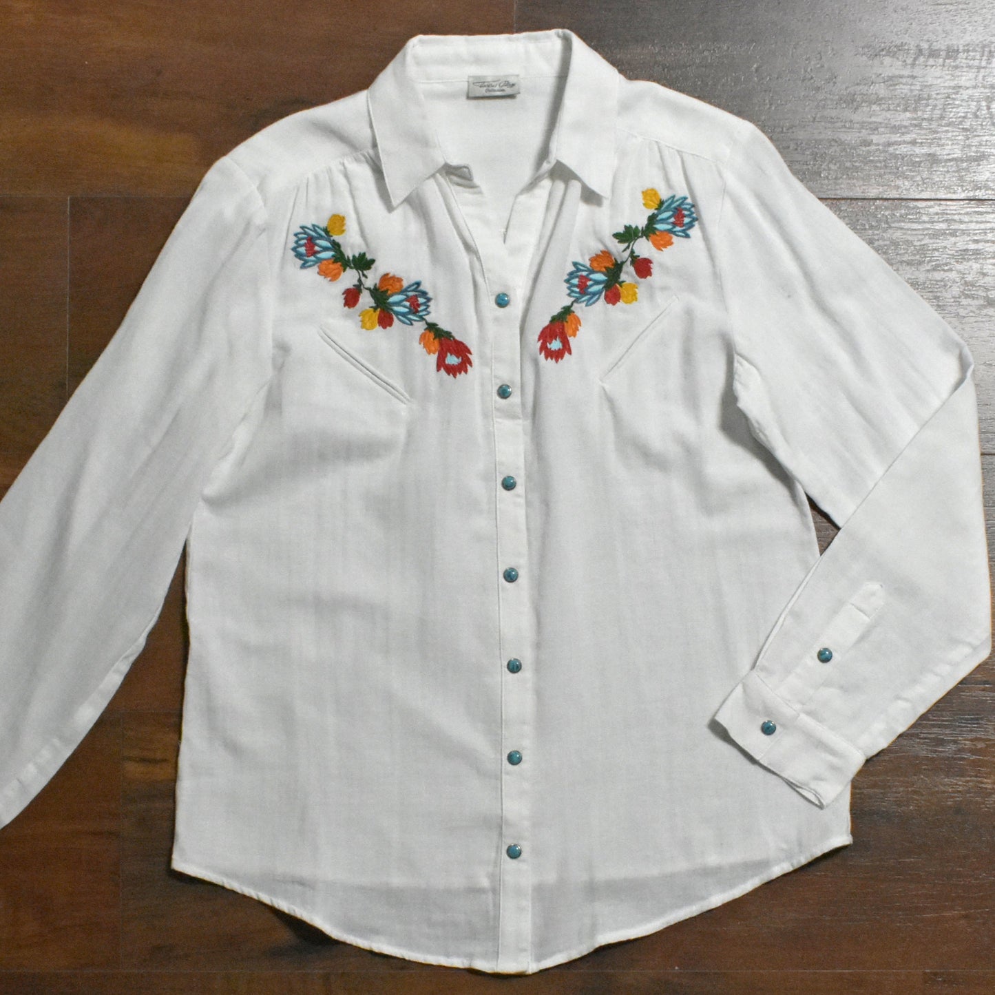 Winnie Shirt - White embroidered floral shirt