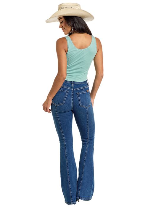 Cowgirl in jeans and tank top, BW20T06279