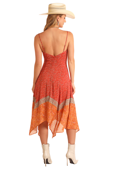 Woman in floral dress and hat, BWD0R05891