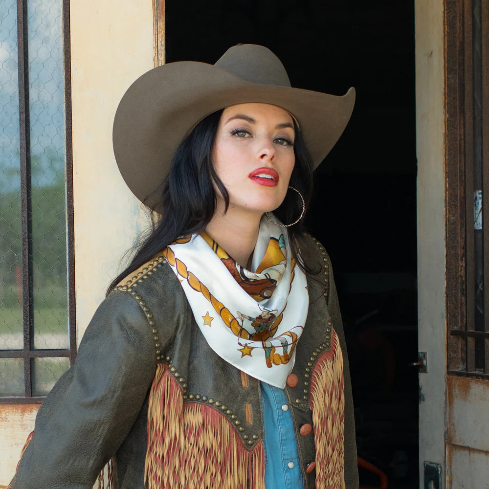 Cowgirl in hat and fringe jacket, DSC_2811-2