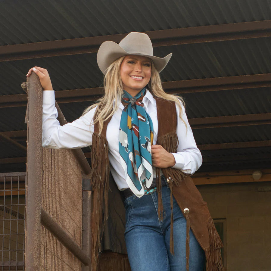 Cowgirl in western attire smiling, DSC_8028