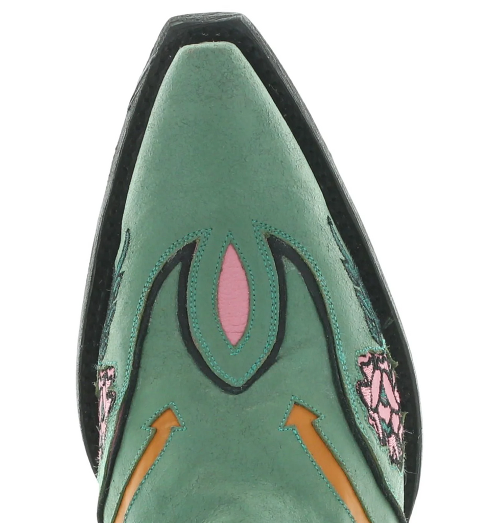 Turquoise Old Gringo Wagon Wheel boots toe detail