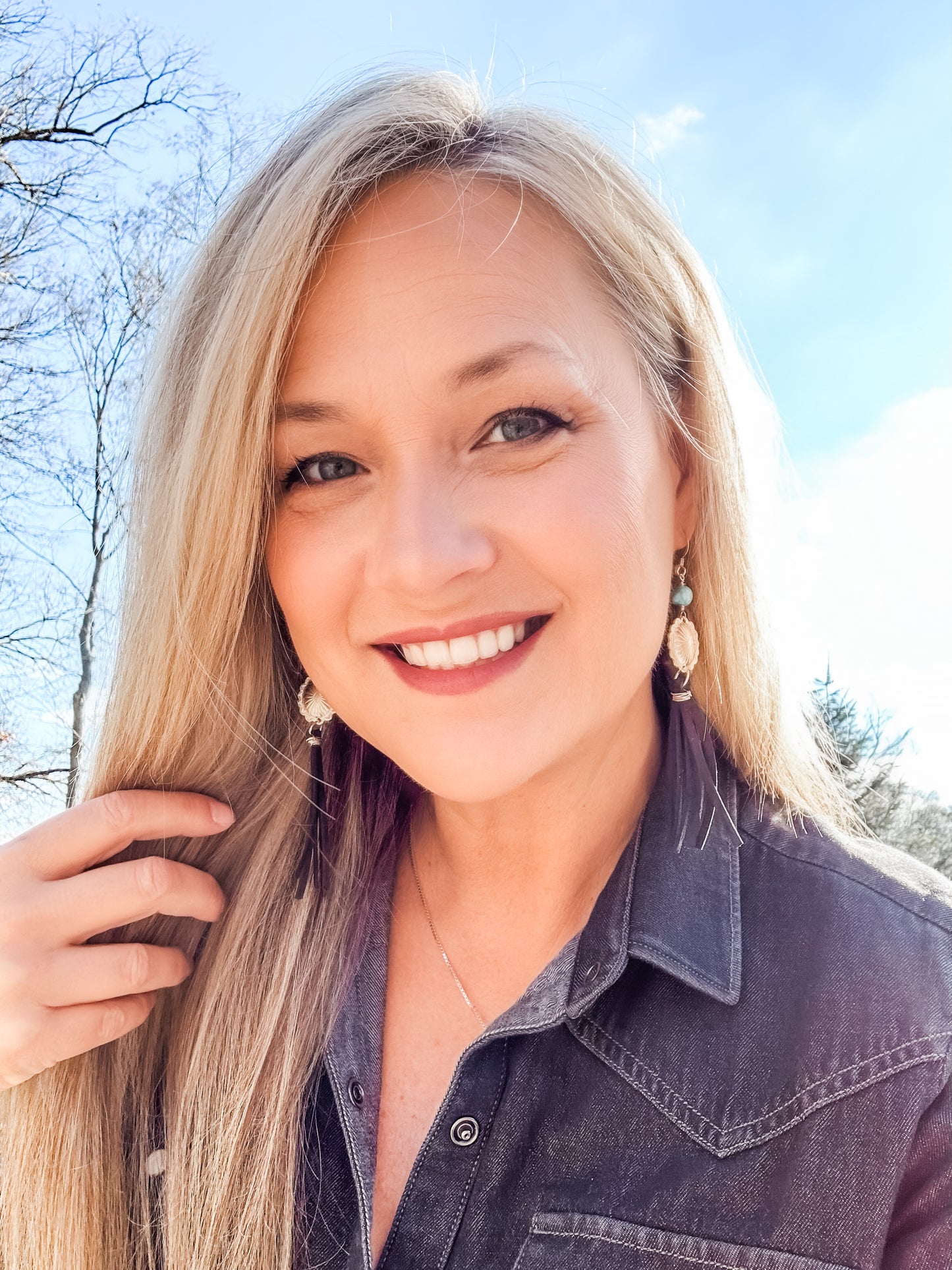 Smiling woman Facetune photo, January 2, 2024