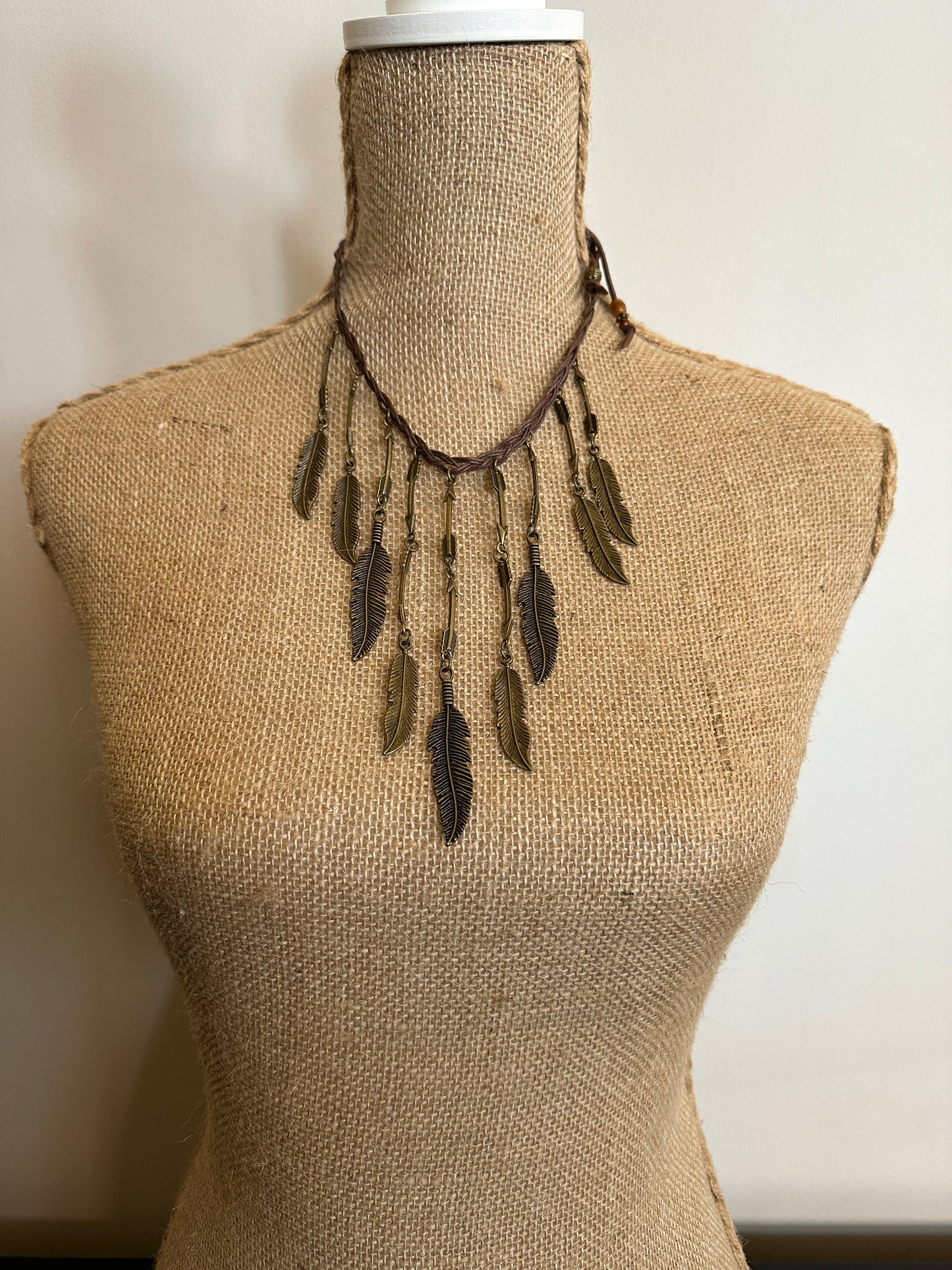 Feather necklace on a mannequin - IMG_28372