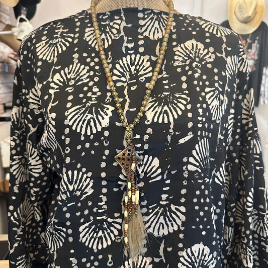 Black and white floral top with necklace - IMG_3880_2