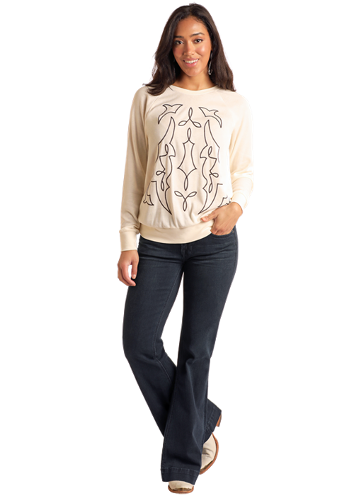 LW91T05183---A Cream sweatshirt and jeans on a woman.