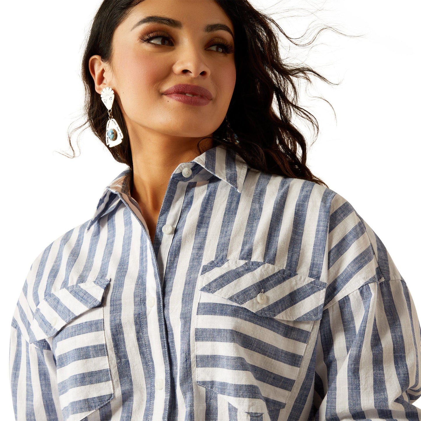 Woman in striped shirt, S25_WMS_WEST_10054541 detail