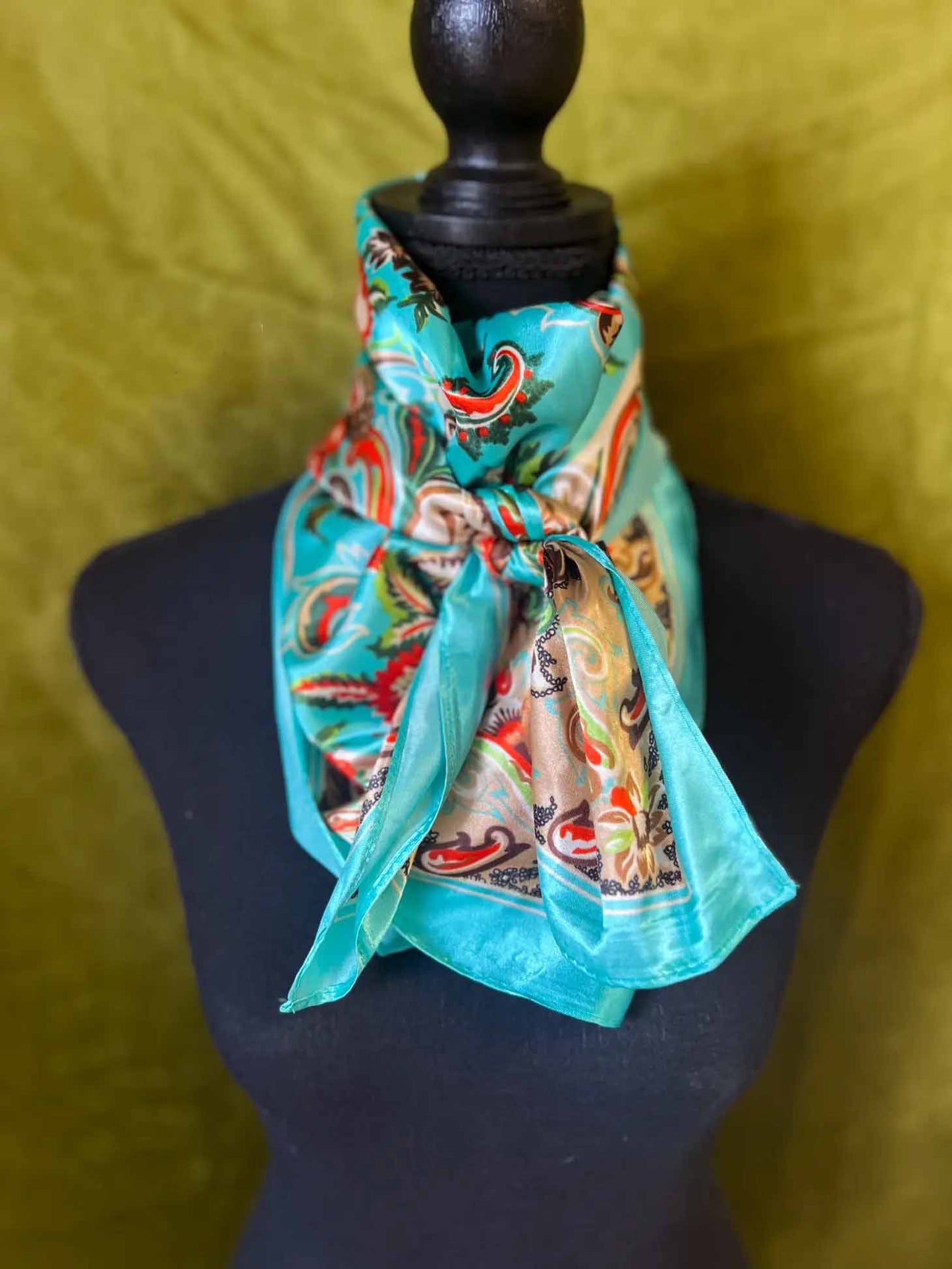 TaosWr3 paisley scarf on a mannequin