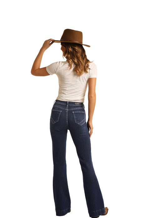 Woman wearing jeans and hat - W8H4165---B