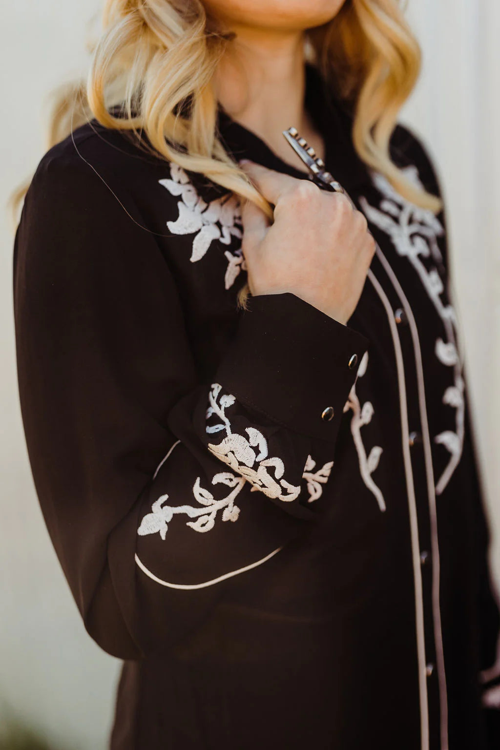 Woman in black western-style shirt, wildflower embroidery (155 of 549)