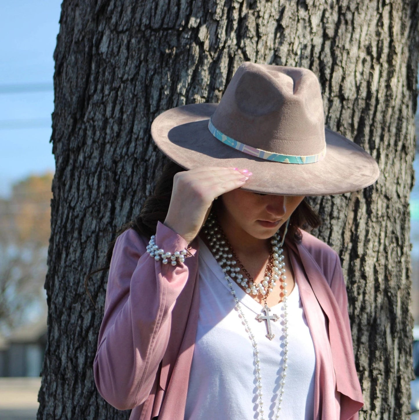 Woman in hat and jewelry, a2b49aaeac