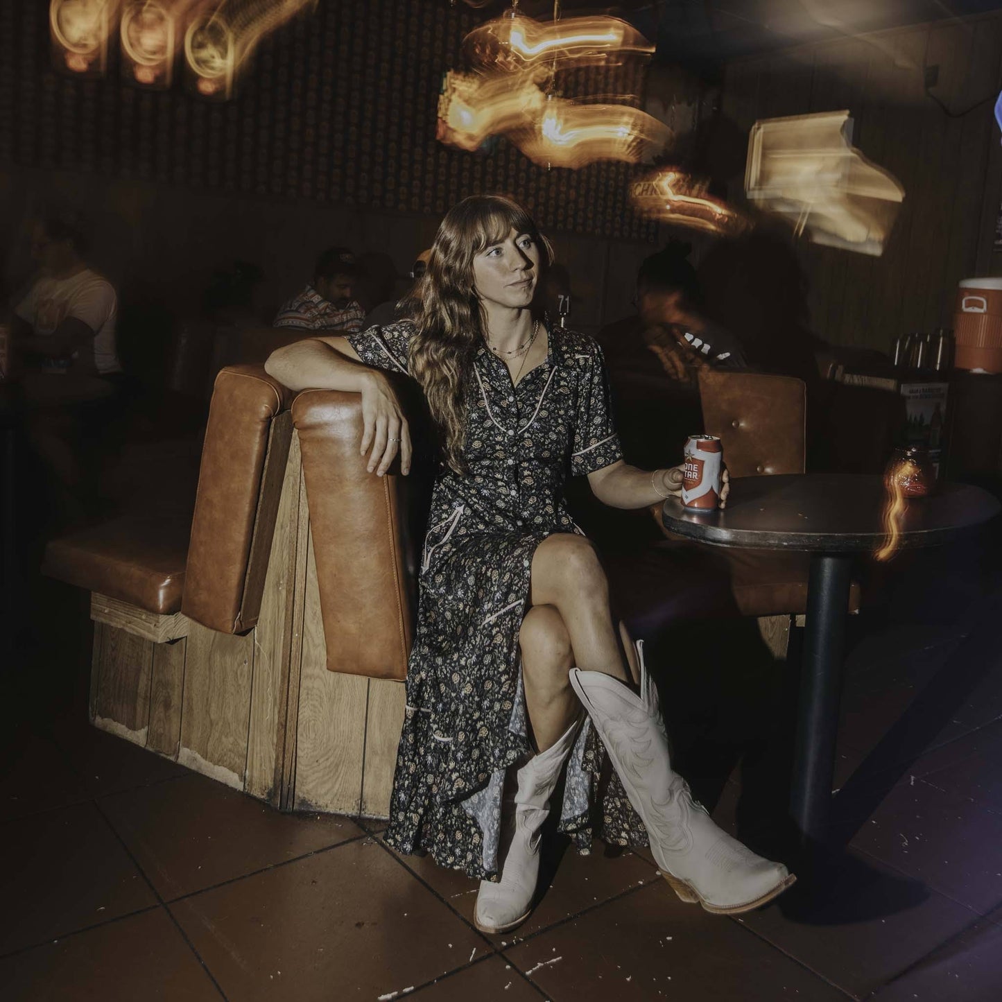 Woman in dress and boots at a bar, shopping-7