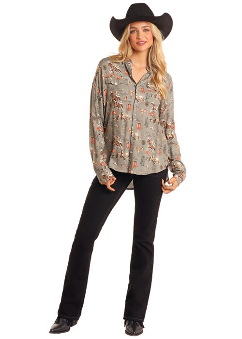 Woman in BWB2S05221 shirt and black jeans