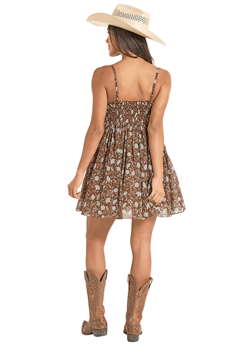 Woman in floral dress and boots, BWD0R08136---C.