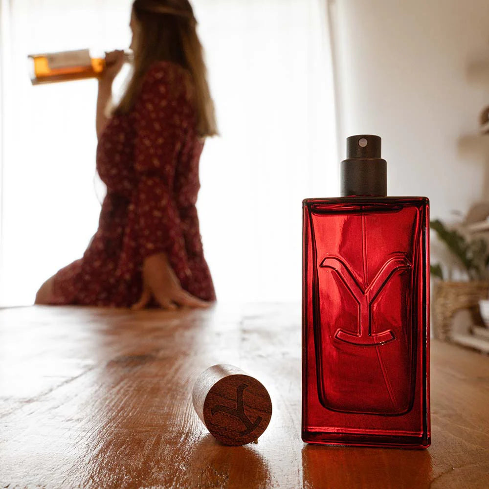 Red perfume bottle with woman drinking, DSC02016_tornado1.jpg