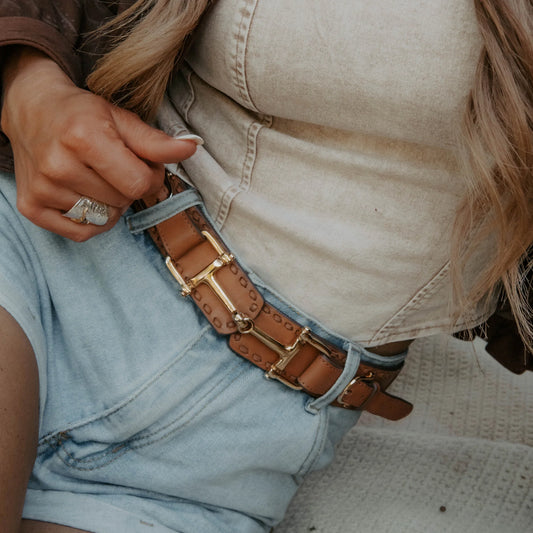 Snaffle Bit Belt Saddle by Western & Co