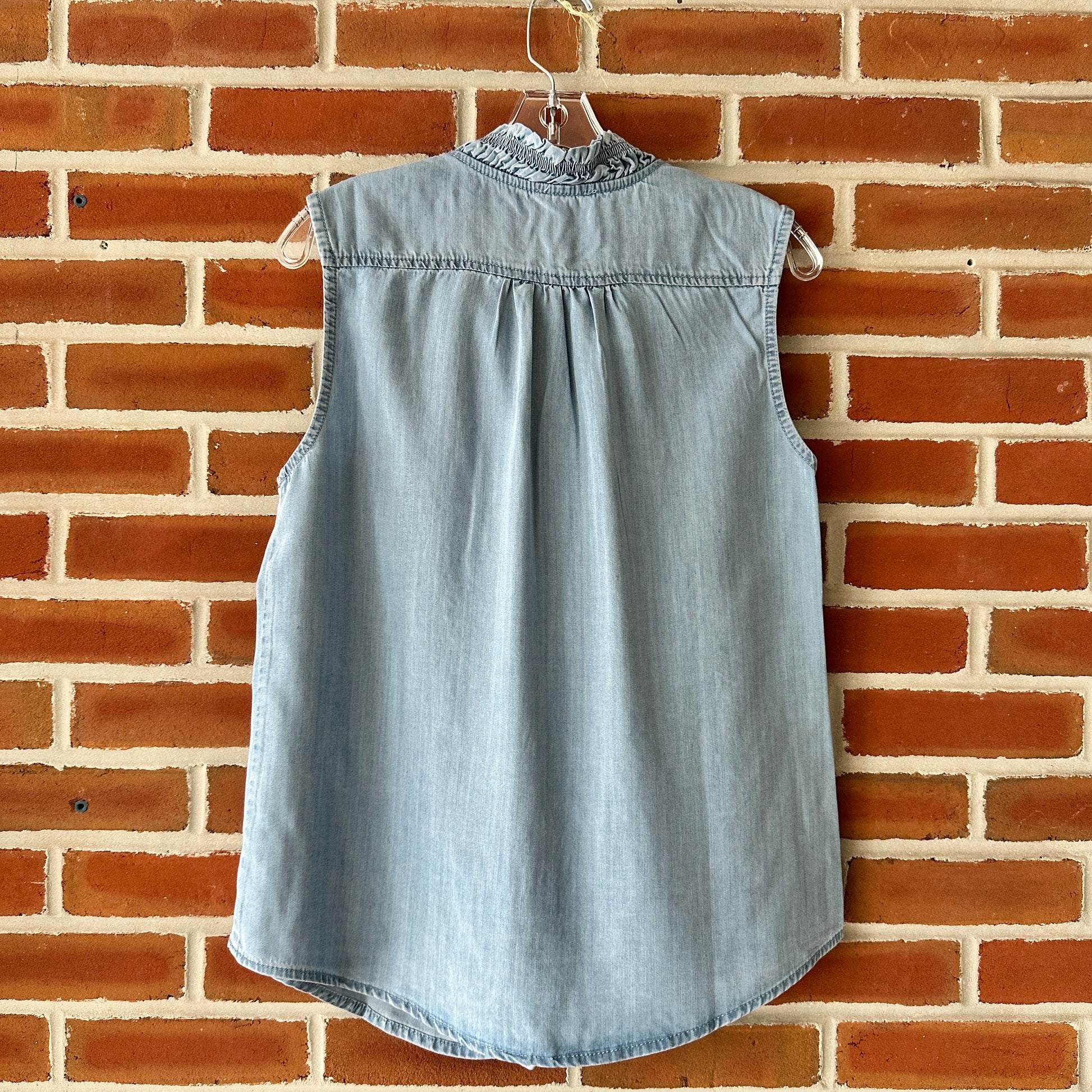 Back of sleeveless denim shirt, IMG_0886_3