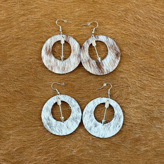 Four cowhide earrings with arrow accents
